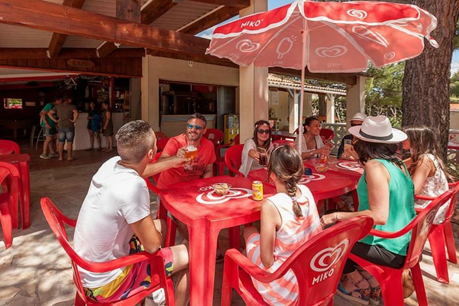 Camping Les Amandiers - Maeva Hotel Gallargues-le-Montueux Exterior photo