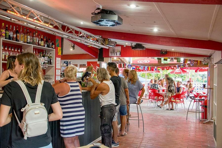 Camping Les Amandiers - Maeva Hotel Gallargues-le-Montueux Exterior photo